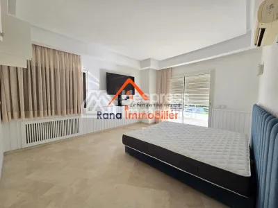 Villa à louer, 2000m² à Rabat, Quartier Souissi