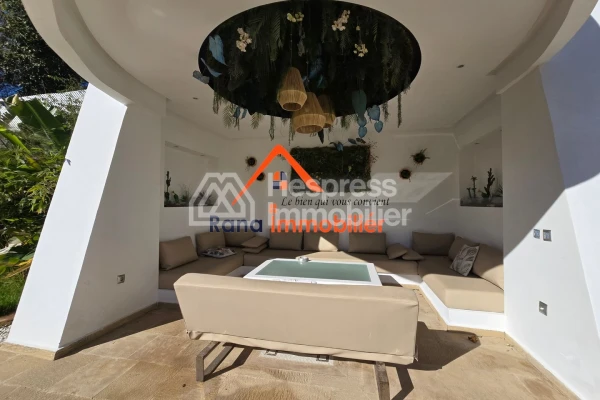 Villa à louer, 2000m² à Rabat, Quartier Souissi