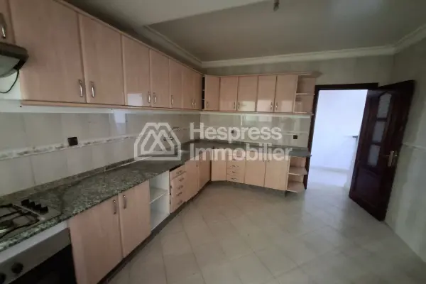 Apartment with no overlooking neighbors in the city center