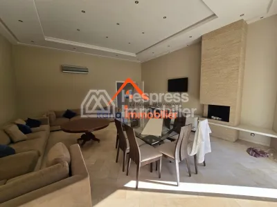 Villa à louer, 2000m² à Rabat, Quartier Souissi