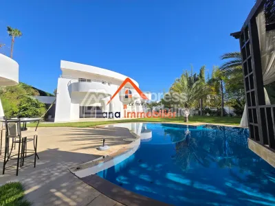 Villa à louer, 2000m² à Rabat, Quartier Souissi