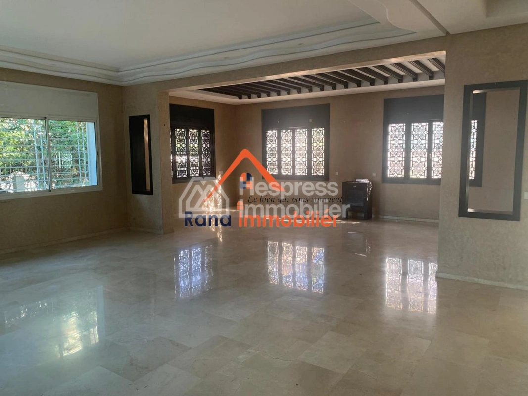 Villa for sale, 350m² in Hay Riad