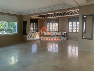 Villa for sale, 350m² in Hay Riad