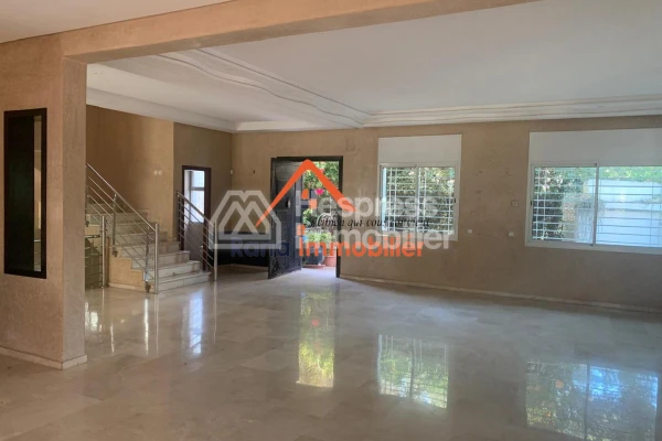 Villa for sale, 350m² in Hay Riad