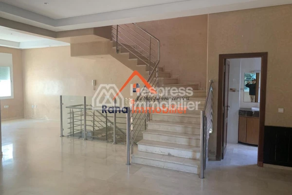 Villa for sale, 350m² in Hay Riad