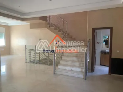 Villa for sale, 350m² in Hay Riad