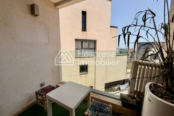 Furnished studio apartment for rent (CFC)