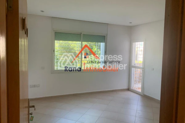 Villa for sale, 350m² in Hay Riad