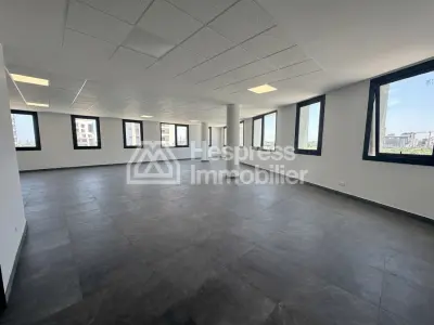 New office for rent in Uptown CFC