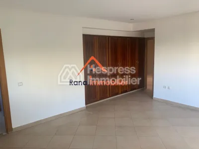 Villa for sale, 350m² in Hay Riad