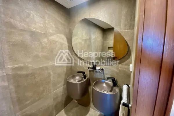 Furnished three-bedroom apartment in CFC