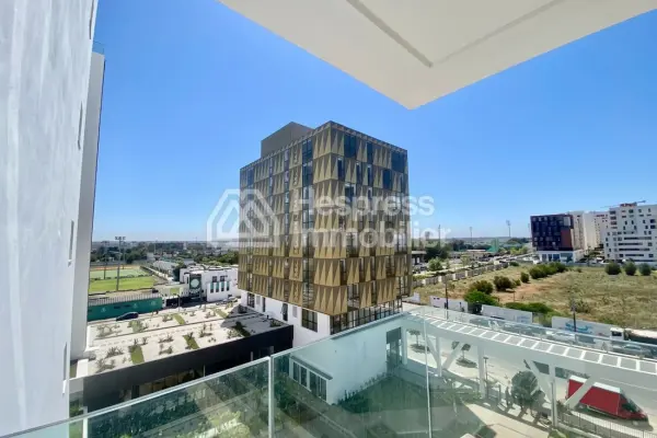 Furnished three-bedroom apartment in CFC