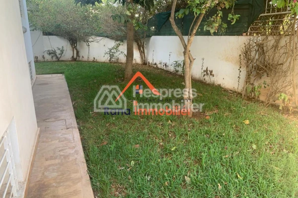 Villa for sale, 350m² in Hay Riad
