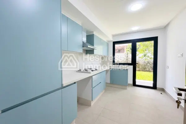Apartment for rent in Aïn Diab Extension. 3 beautiful bedrooms. Satellite dish system and secure residence.
