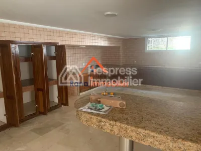 Villa for sale, 350m² in Hay Riad