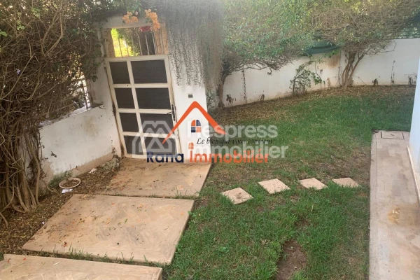 Villa for sale, 350m² in Hay Riad