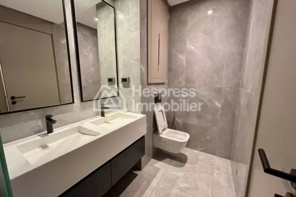 Unfurnished two-bedroom apartment for rent with view of Anfa Park
