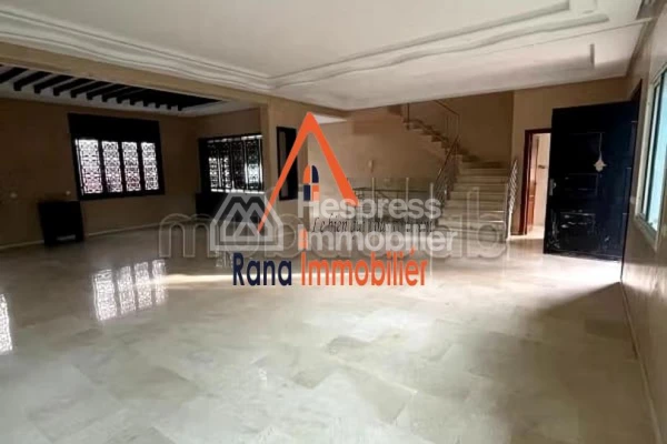 Villa for sale, 350m² in Hay Riad