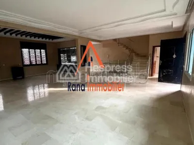 Villa for sale, 350m² in Hay Riad