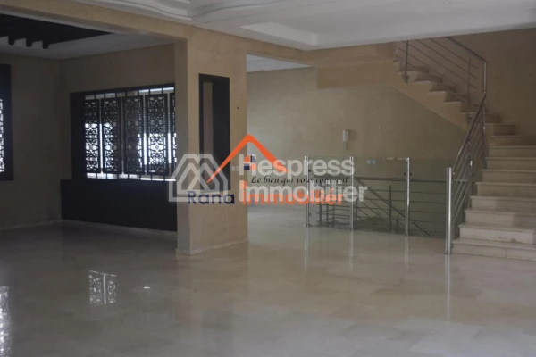 Villa for sale, 350m² in Hay Riad