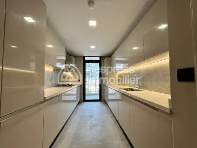 Unfurnished three-bedroom apartment for rent CFC