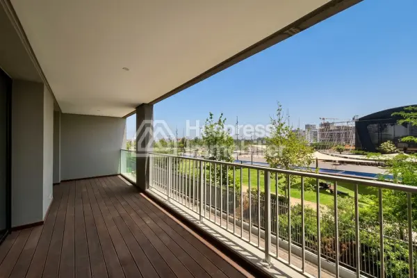 Unfurnished three-bedroom apartment for rent CFC