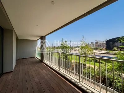 Unfurnished three-bedroom apartment for rent CFC