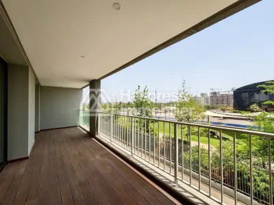 Unfurnished three-bedroom apartment for rent CFC