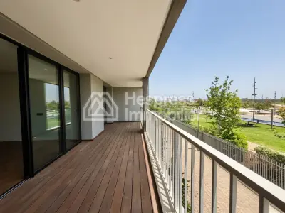 Unfurnished three-bedroom apartment for rent CFC