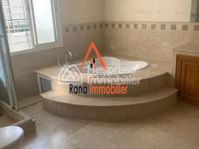 Villa for sale, 350m² in Hay Riad