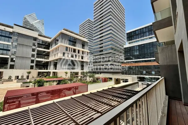Unfurnished three-bedroom apartment for rent CFC