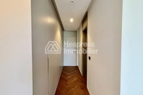 Unfurnished three-bedroom apartment for rent CFC