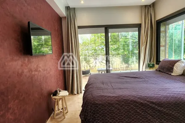 Apartment with Garden and Swimming Pool