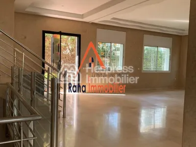 Villa for sale, 350m² in Hay Riad