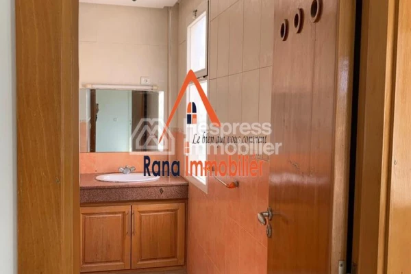 Villa for sale, 350m² in Hay Riad