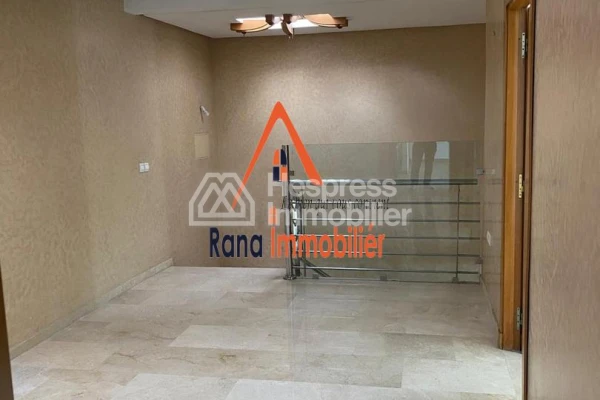 Villa for sale, 350m² in Hay Riad