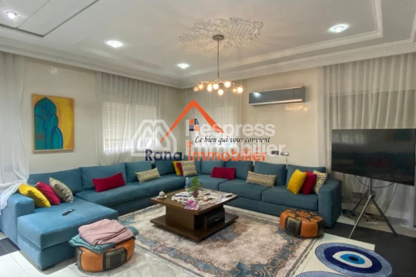 Villa à louer, 500m² à Hay Riad