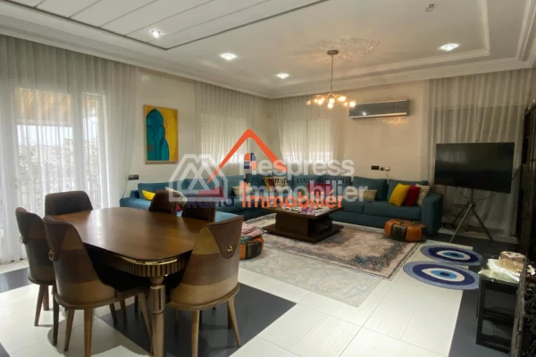 Villa à louer, 500m² à Hay Riad