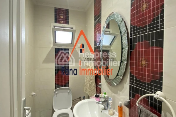 Villa à louer, 500m² à Hay Riad