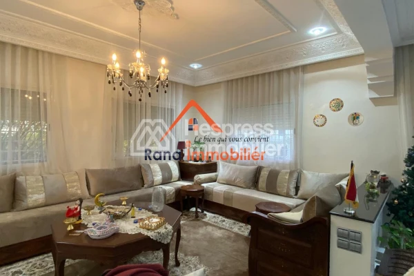 Villa à louer, 500m² à Hay Riad