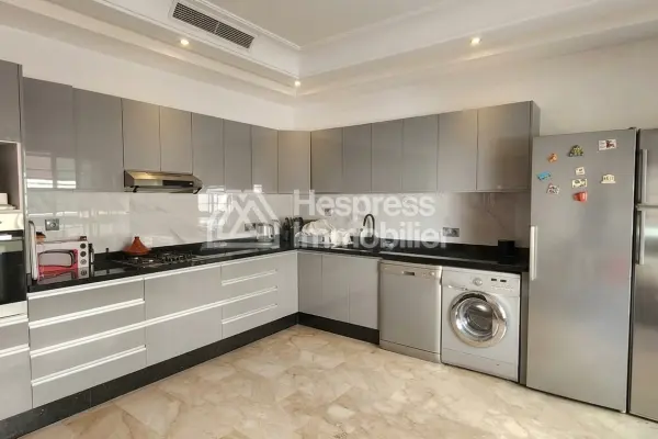 Appartement traversant de 171 m² à vendre