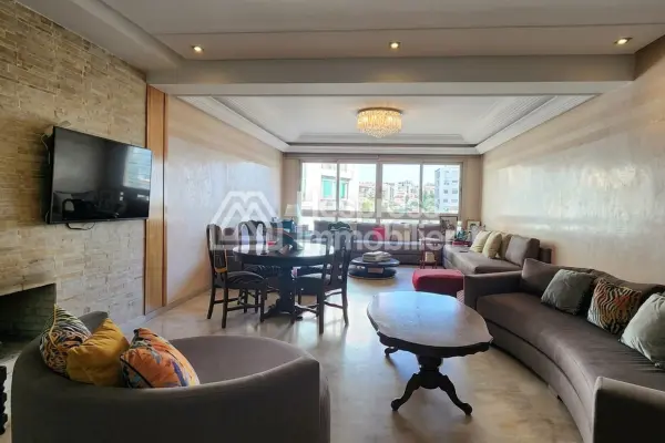 Appartement traversant de 171 m² à vendre