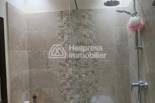 Appartement traversant de 171 m² à vendre