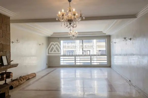 Spacieux appartement de 219 m² à vendre
