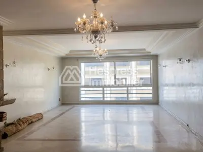 Spacieux appartement de 219 m² à vendre