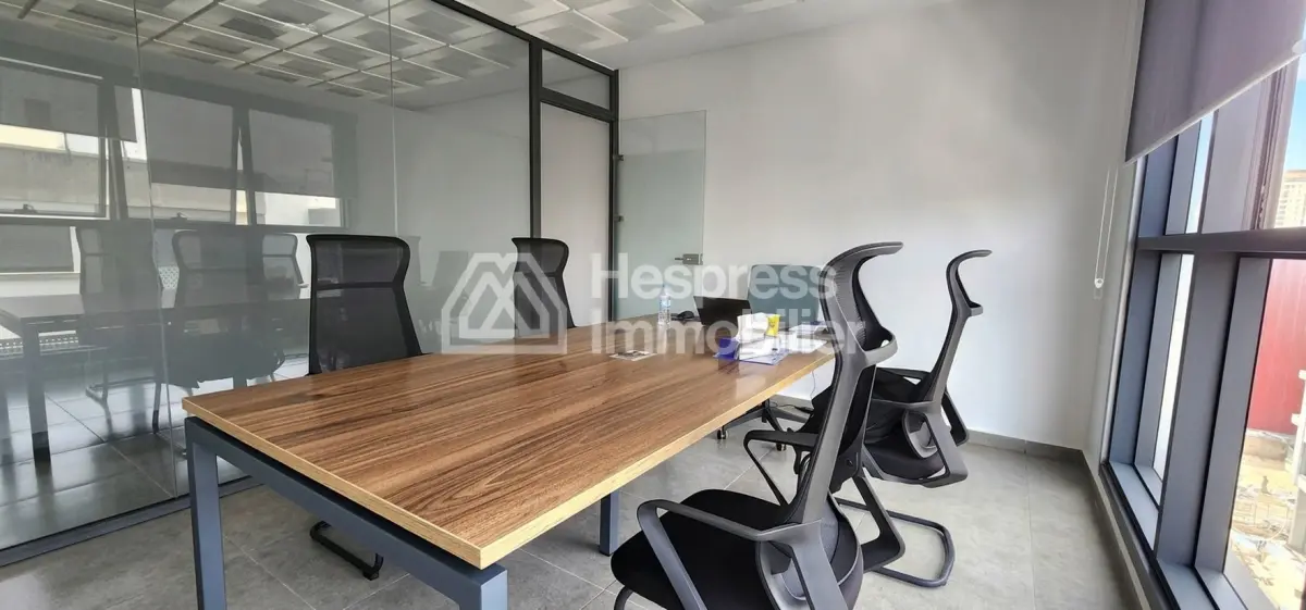 Superbe Bureau de 50 m² à Louer