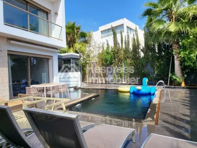 Semi-detached villa for sale