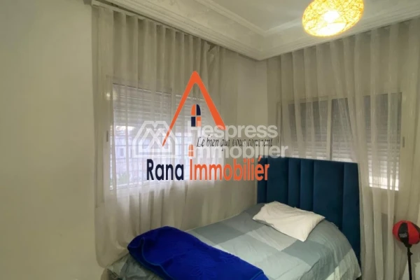 Villa à louer, 500m² à Hay Riad