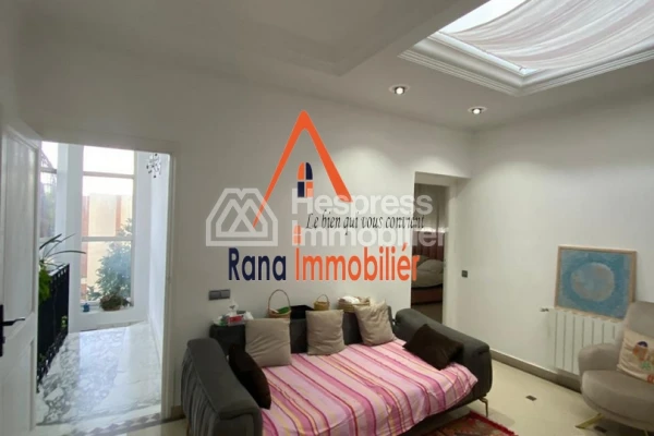 Villa à louer, 500m² à Hay Riad