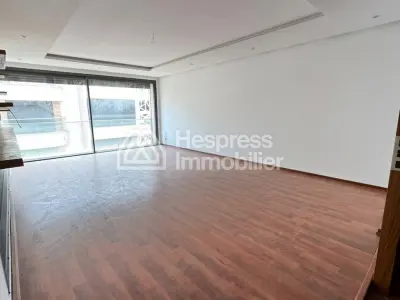 Unfurnished 3-bedroom apartment for rent in Ferme Bretonne